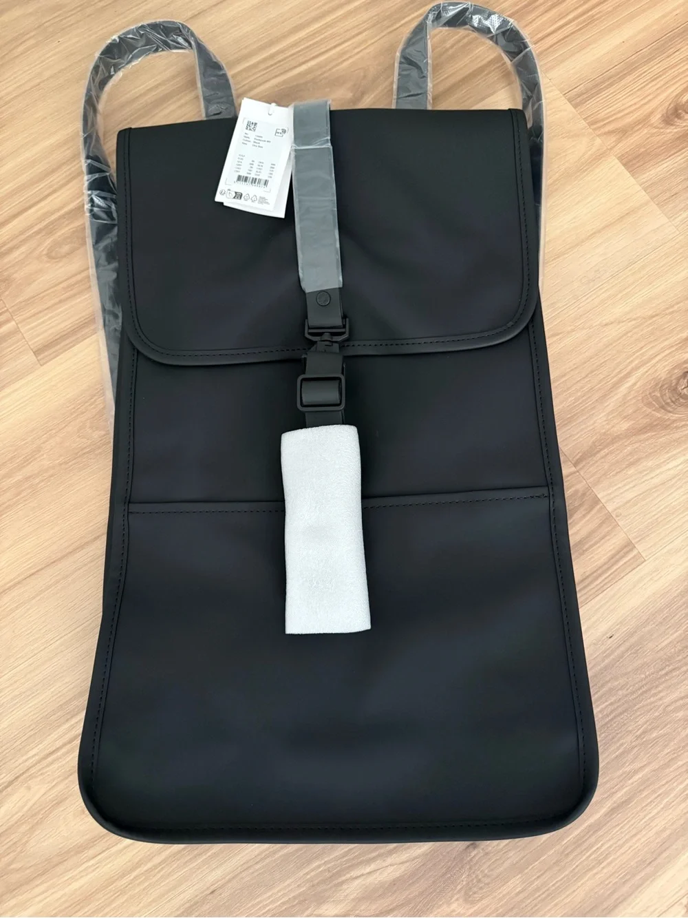 Rains W3 flap magnetic waterproof backpack in black NWT